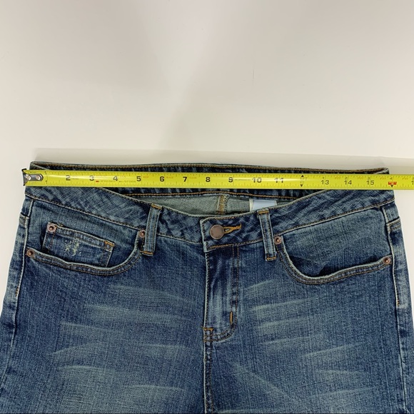 Apt 9 Embroidered Sequin Cuffed Crop Capri Jeans Osaka Fade Distressing Size 8 - Picture 11 of 16